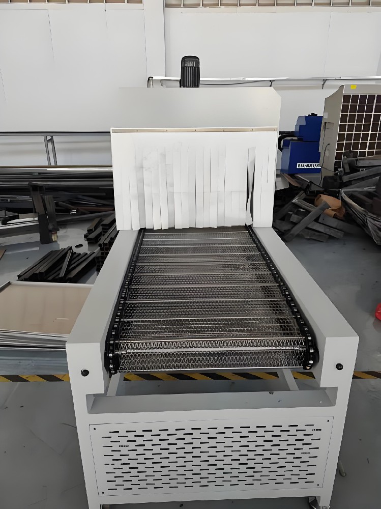 Carbon fiber recycling and regeneration pyrolysis furnace